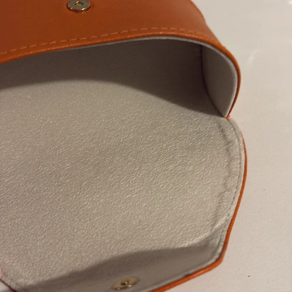 Tory Burch Sunglasses Case Only Size OS